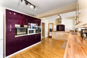 Kitchen- click for photo gallery